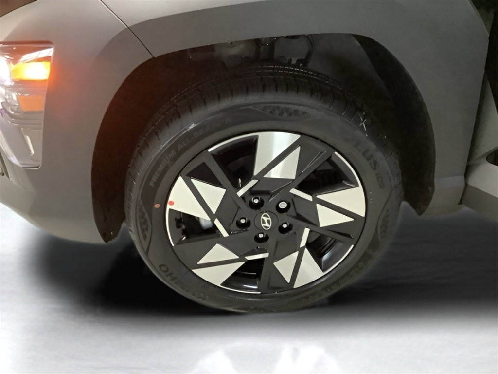 Used 2025 Hyundai Kona SEL image 29