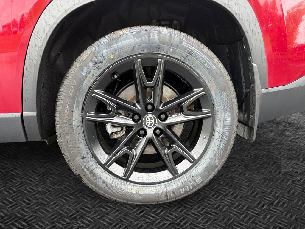 Used 2024 Toyota Grand Highlander AWD image 11