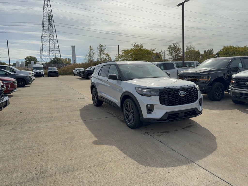 New 2026 Ford Explorer ST-Line image 3