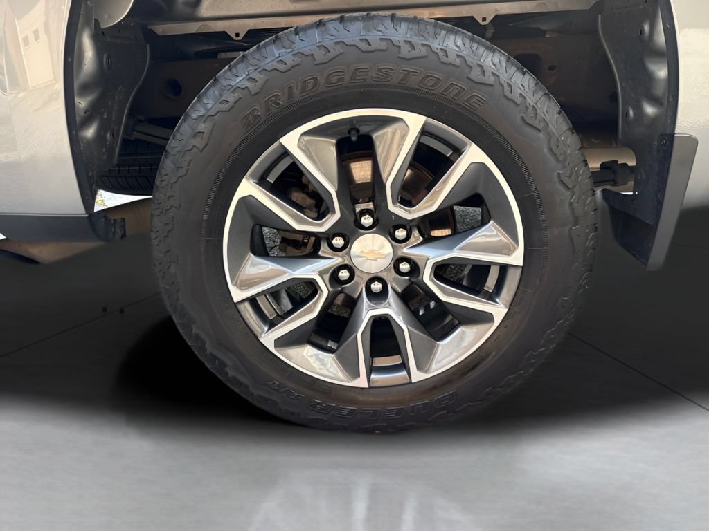 Used 2023 Chevrolet Silverado 1500 LT AWD/4WD image 31