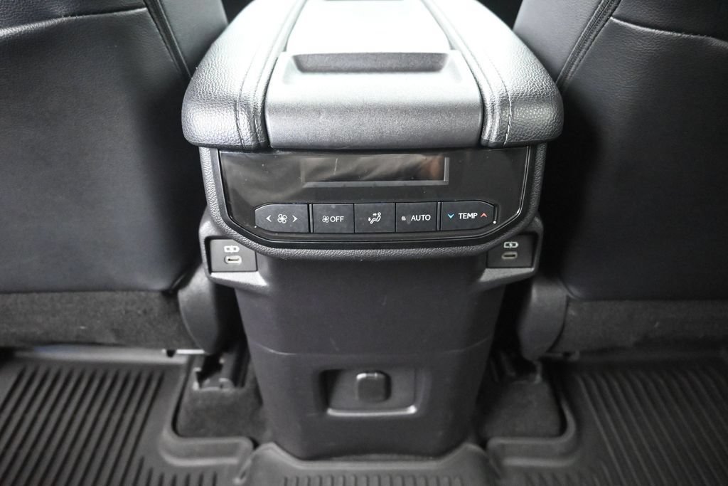 Used 2024 Toyota Grand Highlander AWD image 25