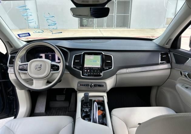 Used 2024 Volvo XC90 T8 Plus w/ Protection Package Premier AWD/4WD image 3