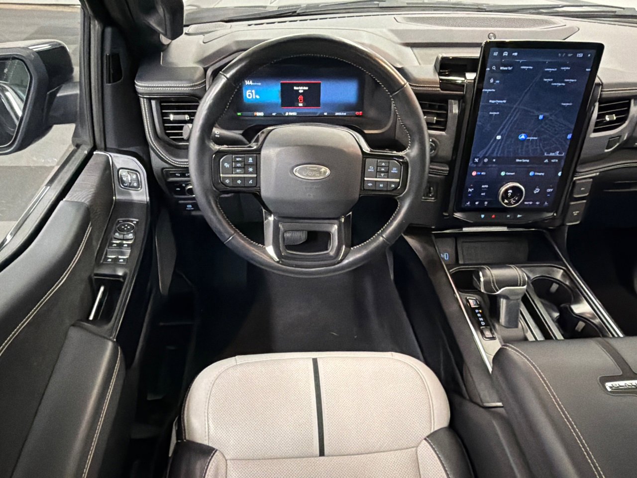 Used 2023 Ford F150 Lightning Platinum image 23