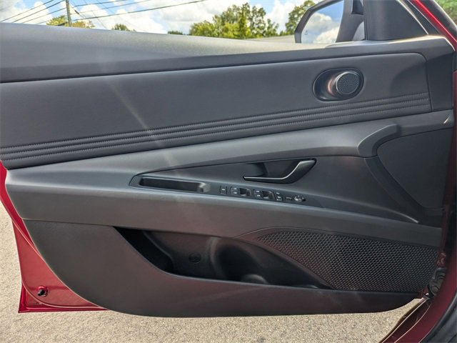 Certified 2025 Hyundai Elantra SEL image 10