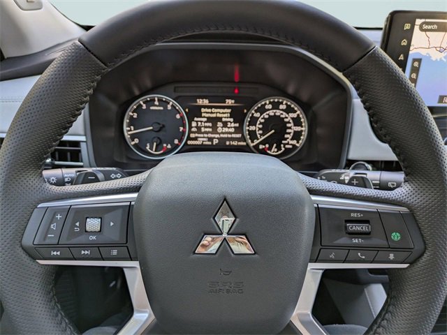 New 2025 Mitsubishi Outlander SE image 30