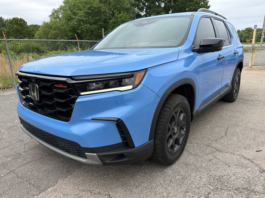 Used 2025 Honda Pilot TrailSport image 6