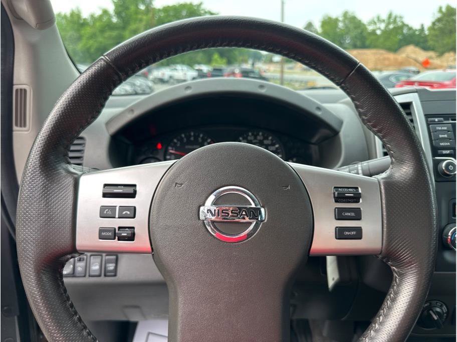 Used 2016 Nissan Frontier SV w/ SV Value Truck Package AWD/4WD image 17