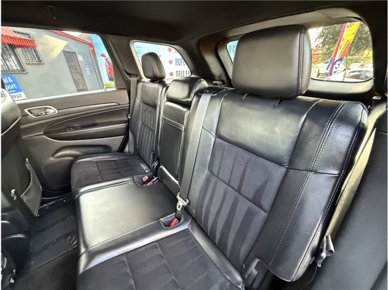 Used 2018 Jeep Grand Cherokee Altitude image 23