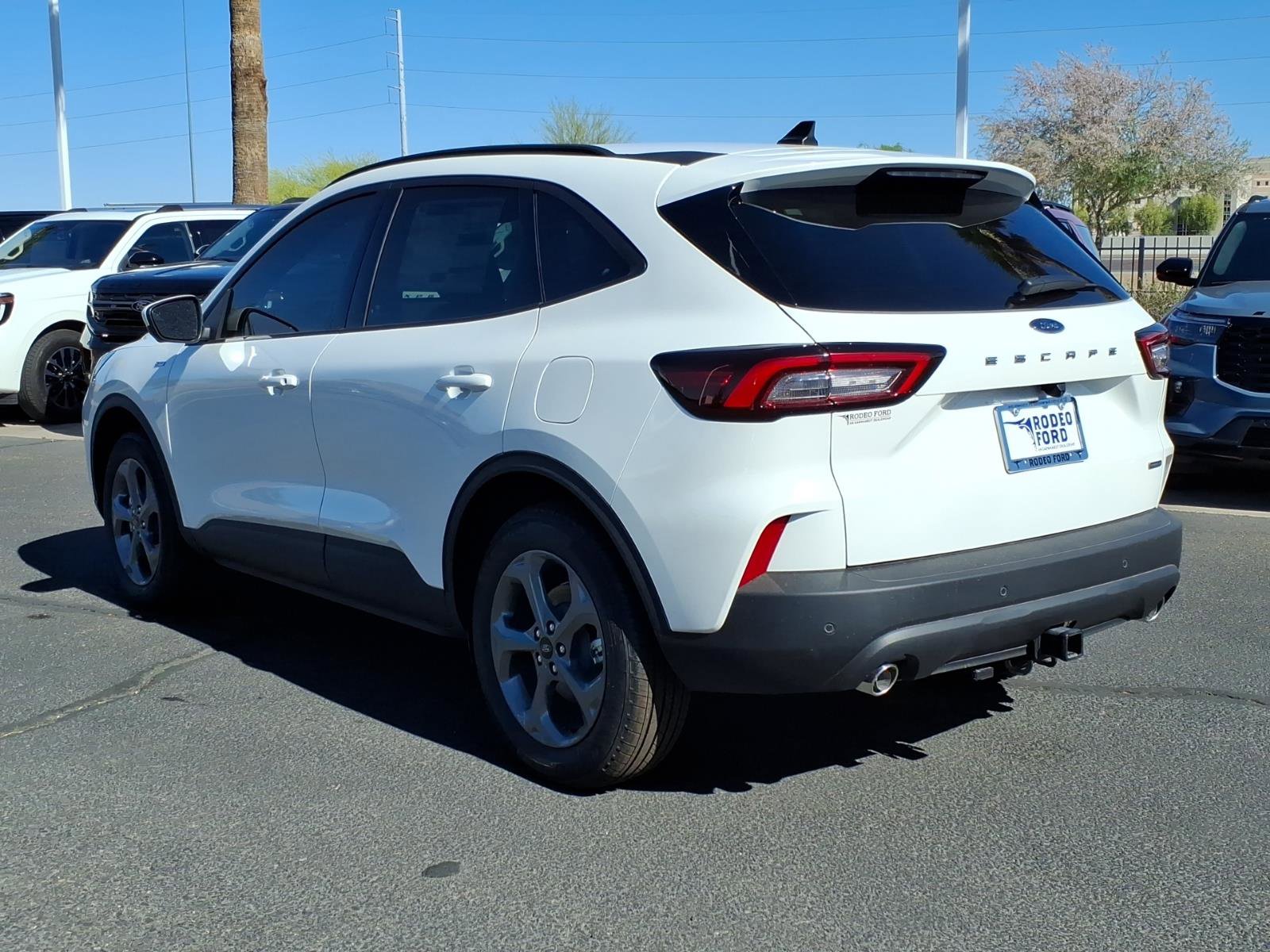 New 2026 Ford Escape ST-Line Select w/ Tech Pack #2 AWD/4WD image 3