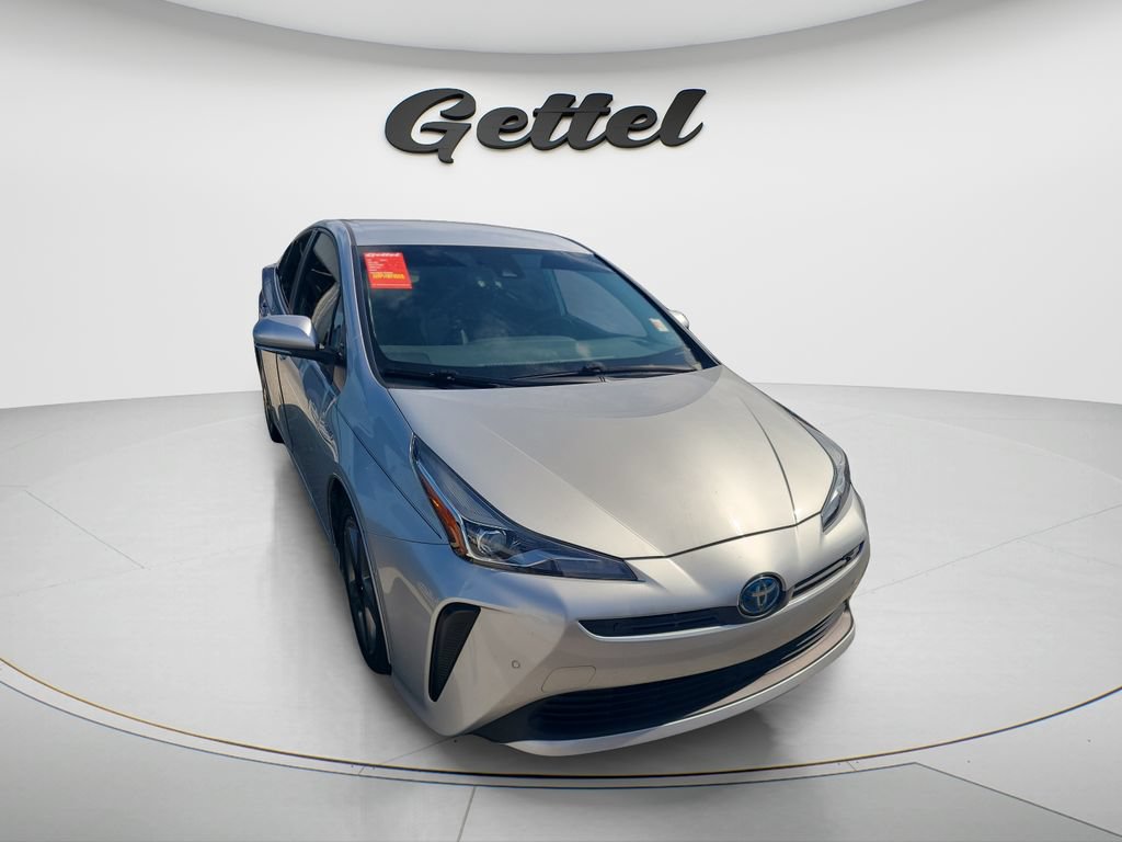 Certified 2021 Toyota Prius XLE FWD image 2