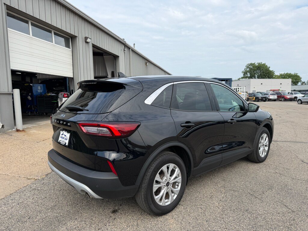 Used 2024 Ford Escape Active w/ Tech Pack #2 FWD image 4
