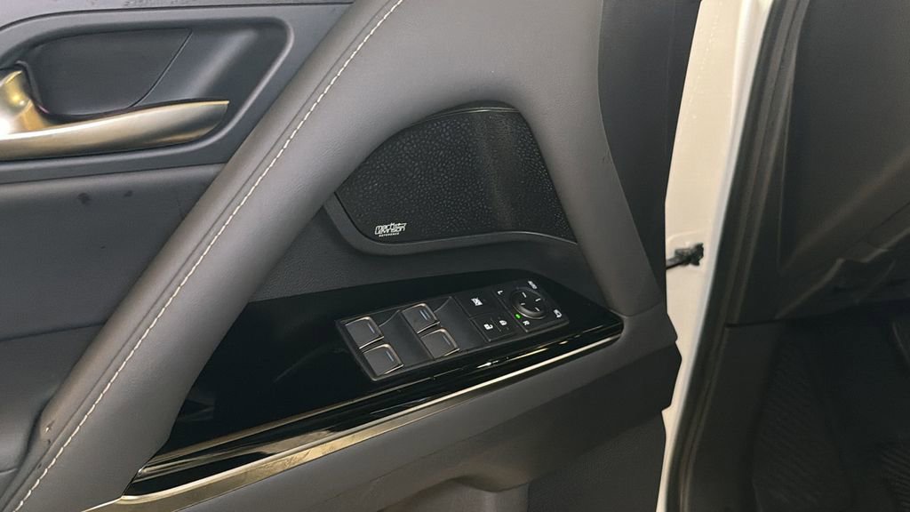 Used 2024 Lexus LX 600 4WD w/ Appearance Package image 26