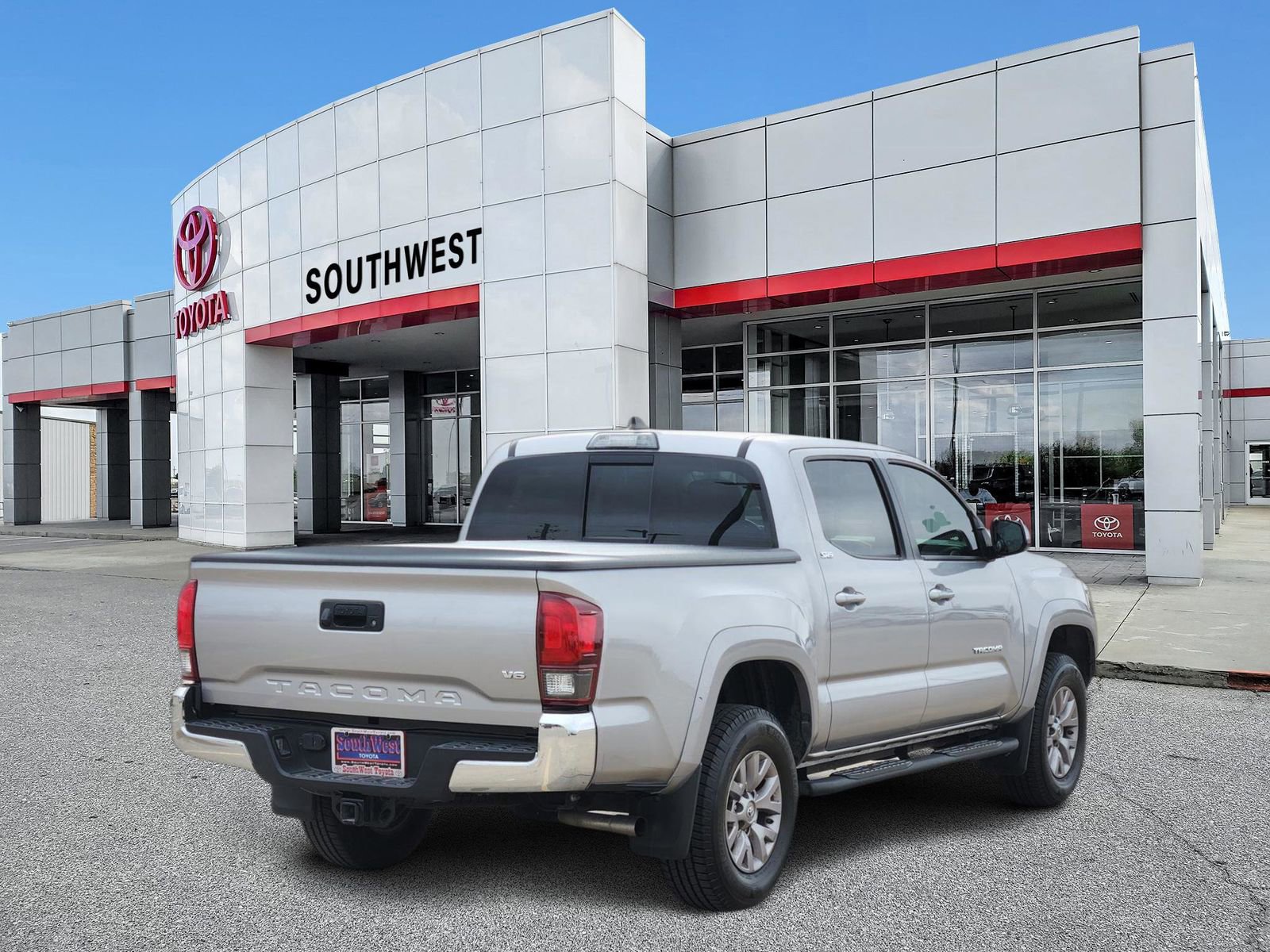 Used 2018 Toyota Tacoma SR5 image 5