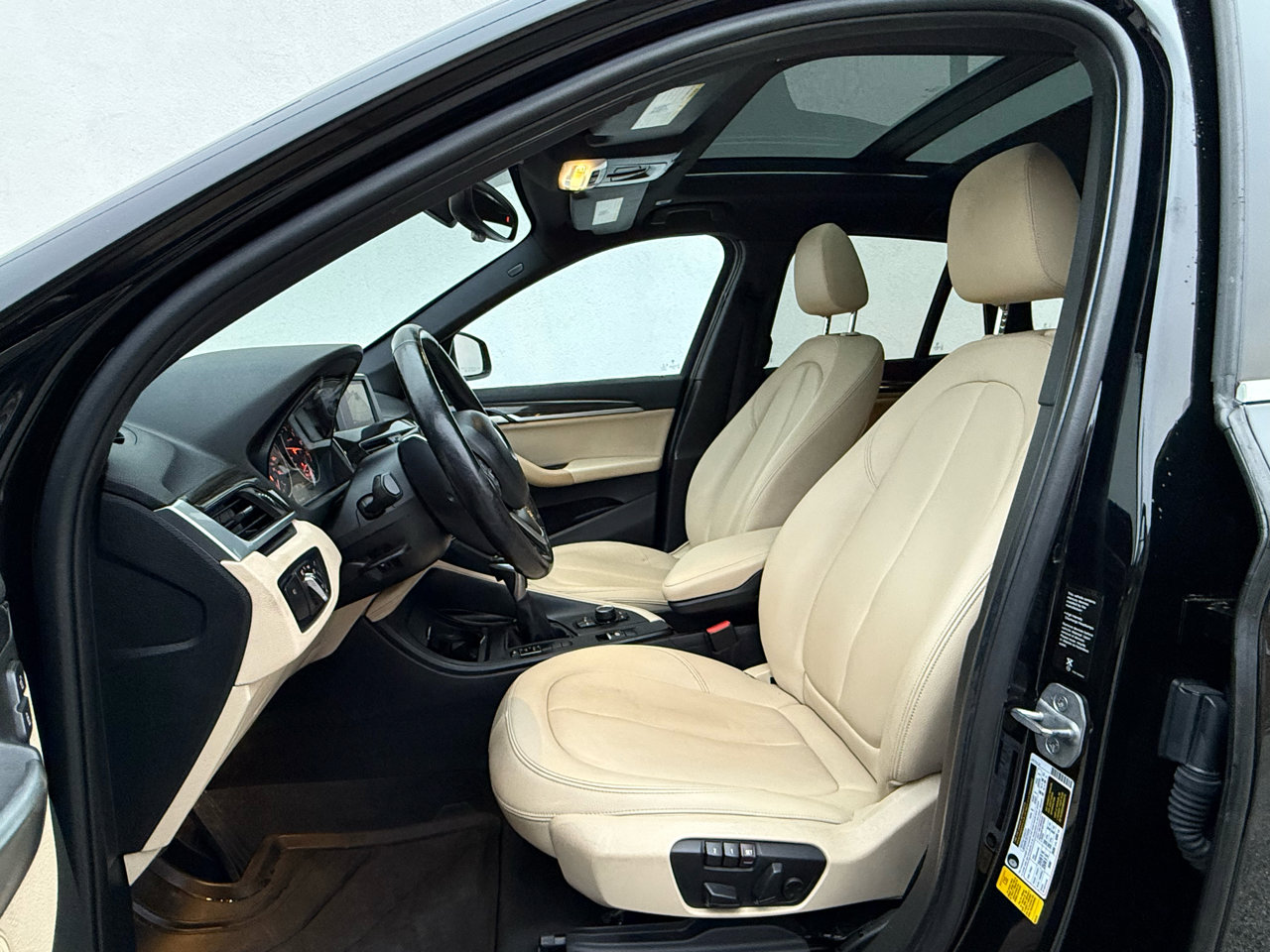 Used 2018 BMW X1 sDrive28i image 2