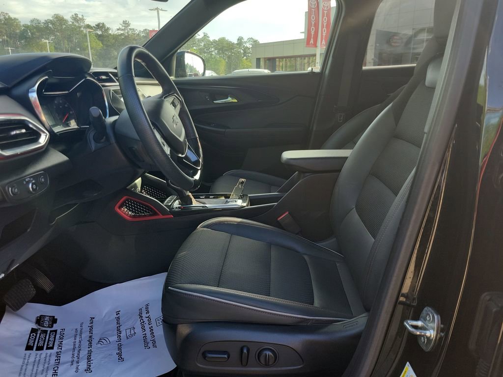 Used 2022 Chevrolet TrailBlazer RS FWD image 16