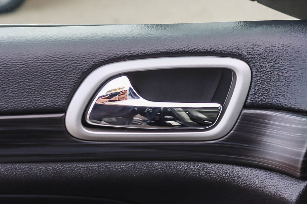 Used 2022 Jeep Grand Cherokee Laredo X image 43