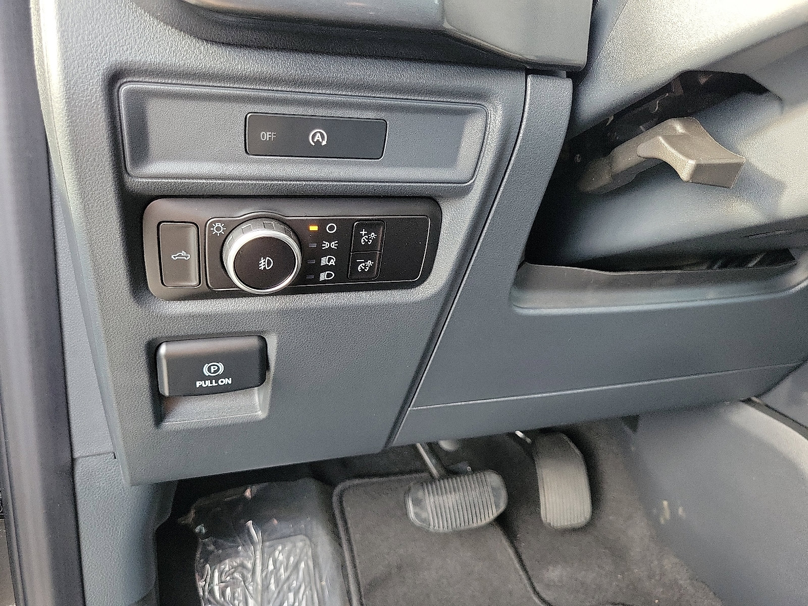 Used 2025 Ford F150 STX w/ Equipment Group 200A RWD image 11