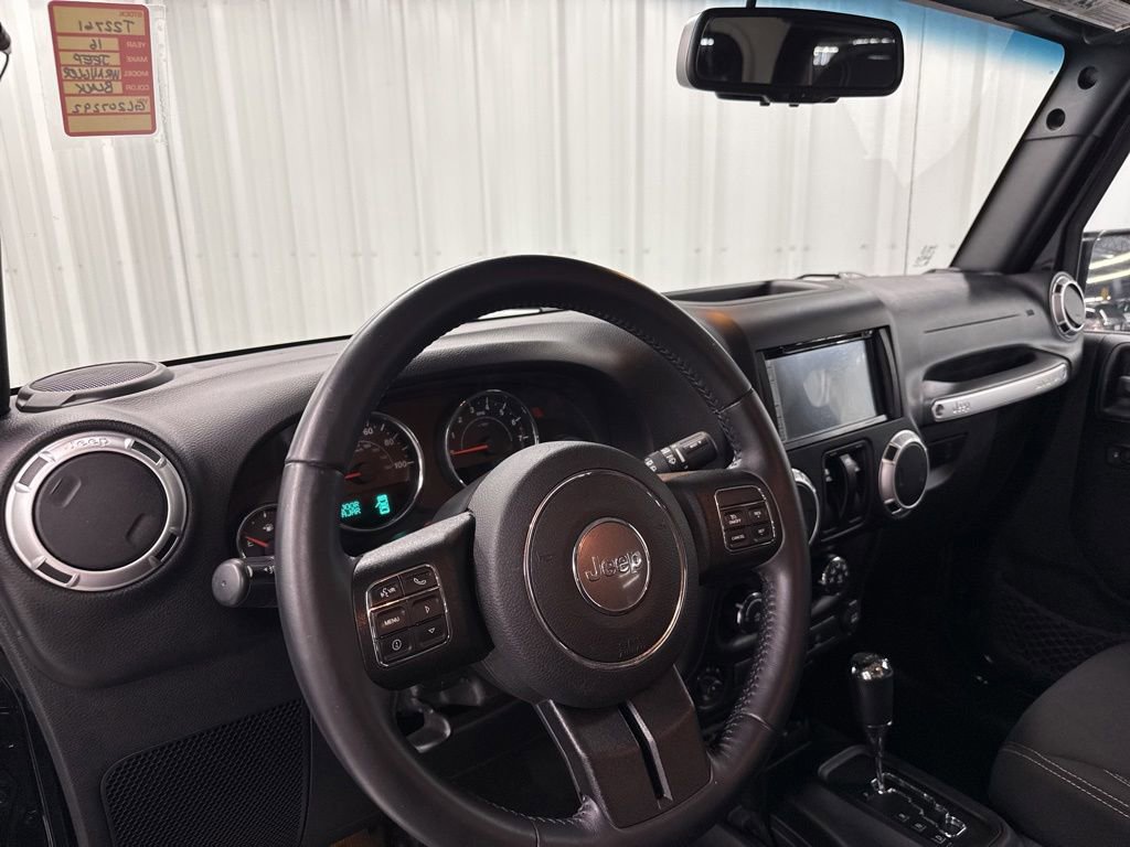 Used 2016 Jeep Wrangler Sahara w/ Connectivity Group AWD/4WD image 15