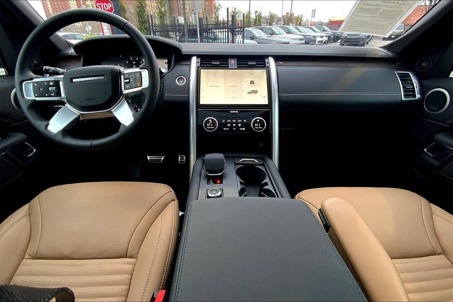 Certified 2025 Land Rover Discovery Dynamic SE AWD/4WD image 15
