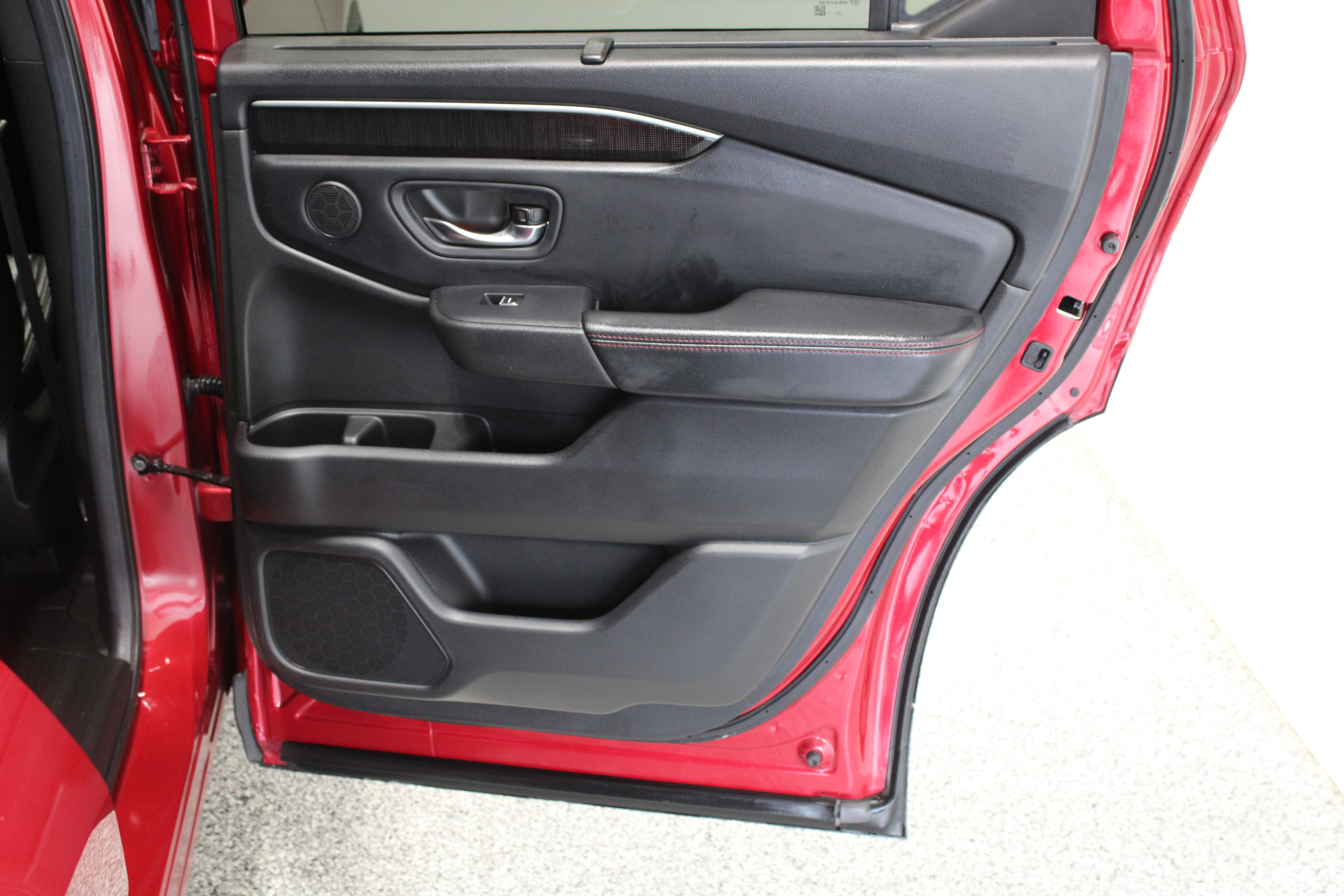 Used 2025 Honda Pilot Black Edition image 38