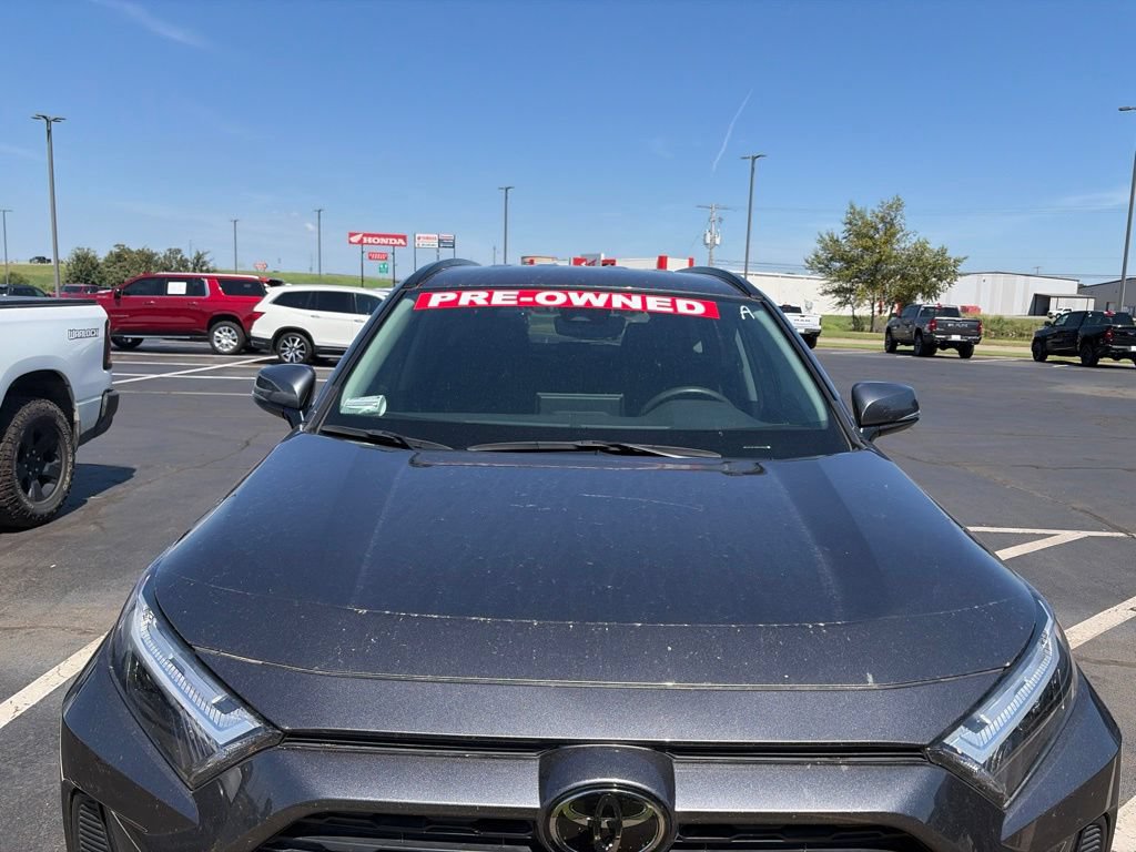 Used 2024 Toyota RAV4 XLE AWD/4WD image 2