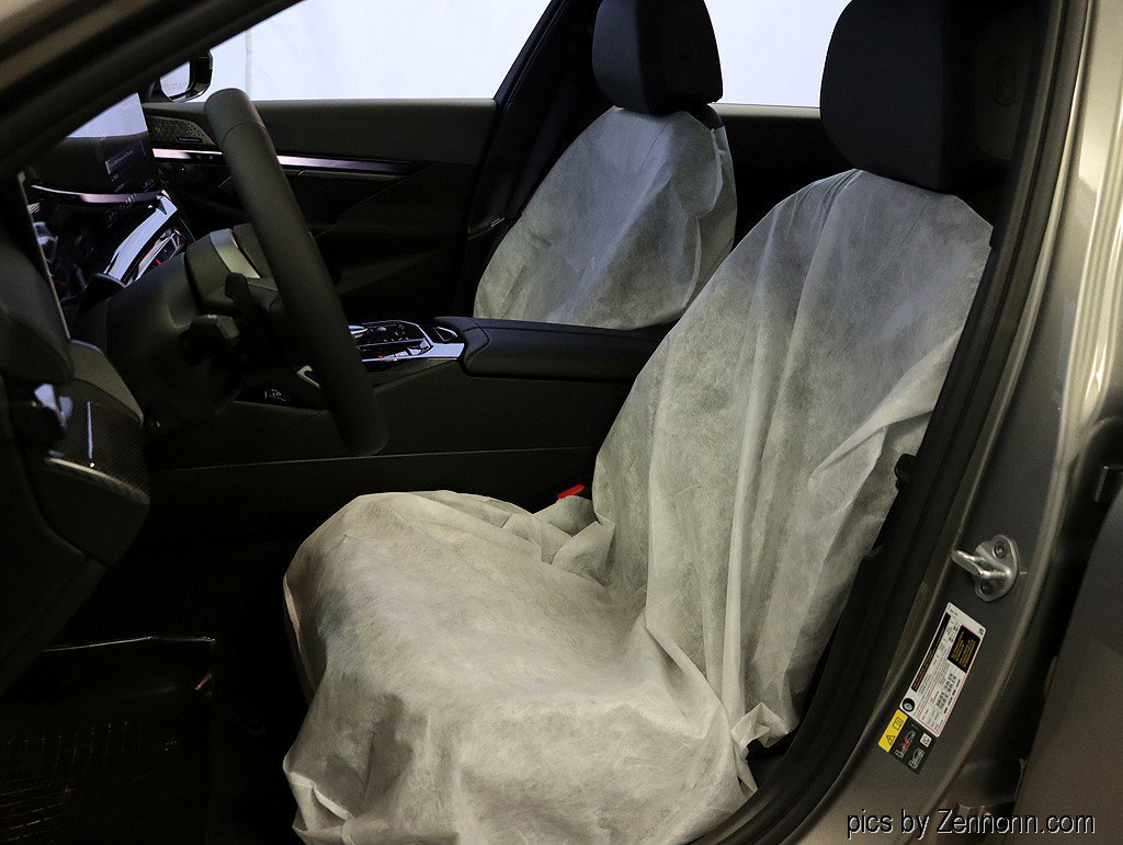 Used 2026 BMW 550e xDrive image 12