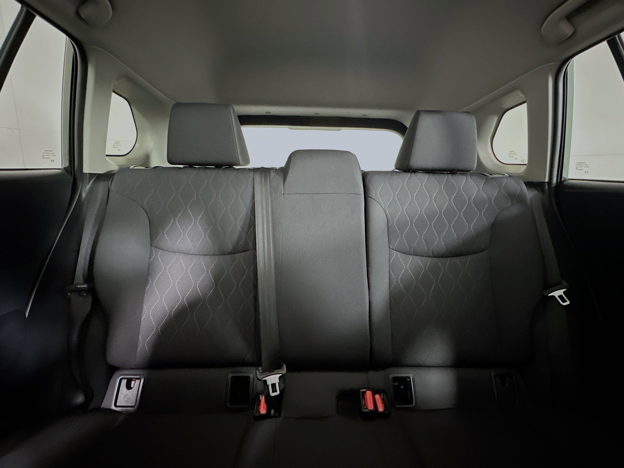 Used 2025 Toyota Corolla Cross LE image 30