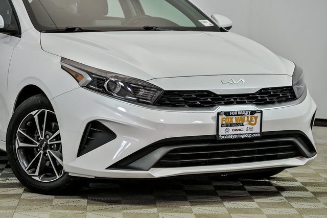 Used 2023 Kia Forte LXS image 2