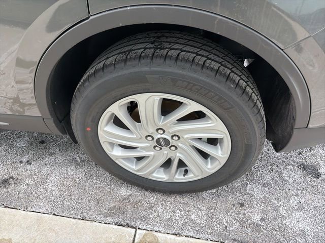 New 2026 Lincoln Corsair Premiere image 6