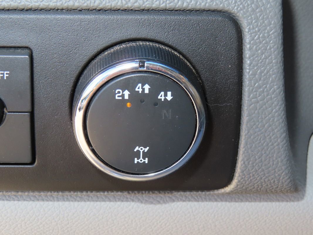 Used 2010 GMC Sierra 3500 SLT w/ SLT Convenience Package image 15