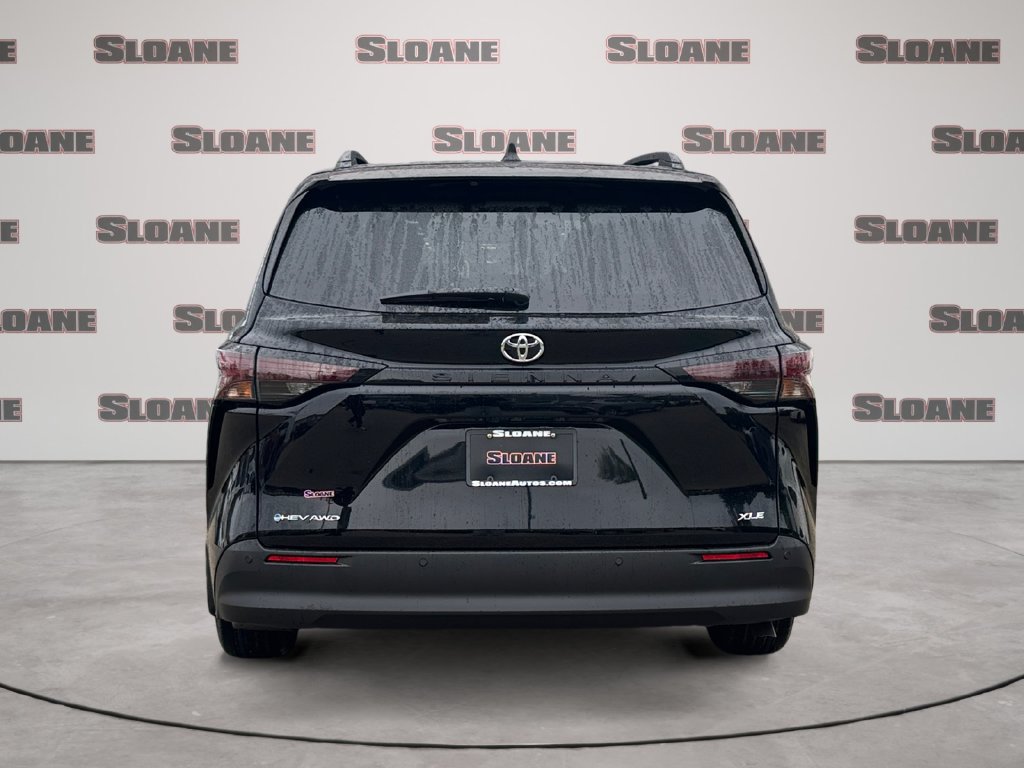 New 2026 Toyota Sienna XLE AWD/4WD image 4