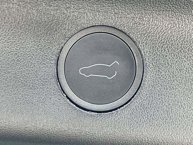 Used 2024 Tesla Model Y Long Range AWD/4WD image 27