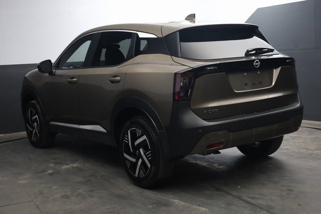 Used 2025 Nissan Kicks SV image 6