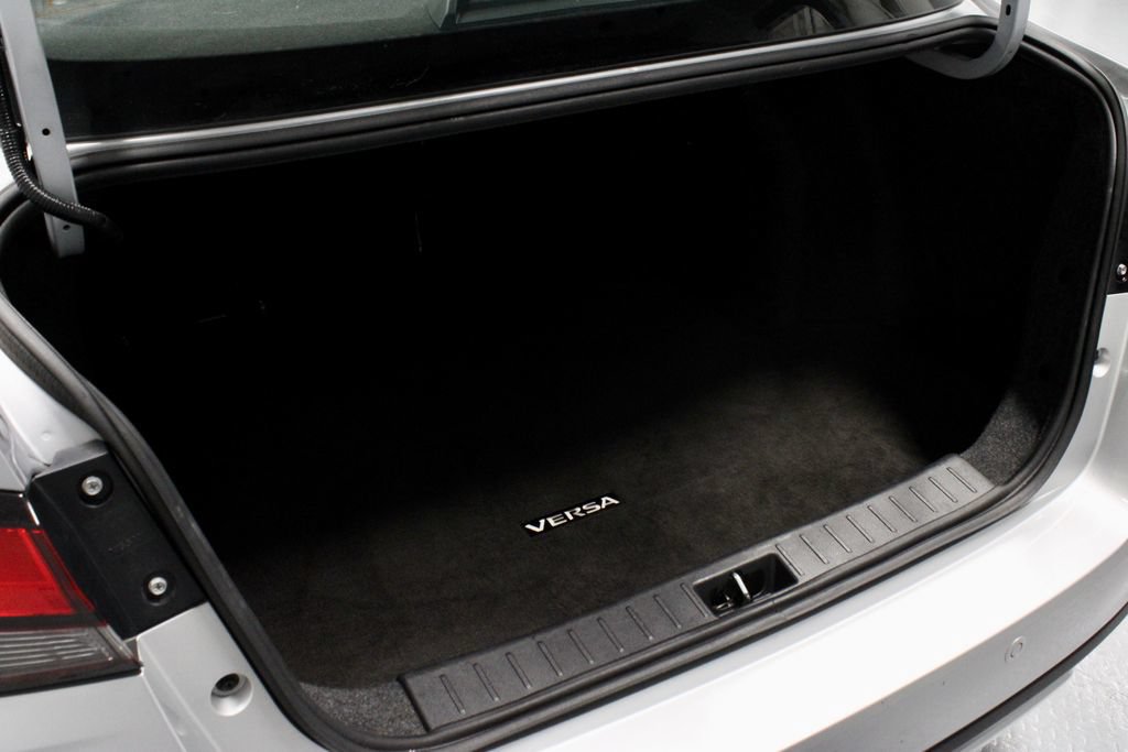 Certified 2024 Nissan Versa SV FWD image 12