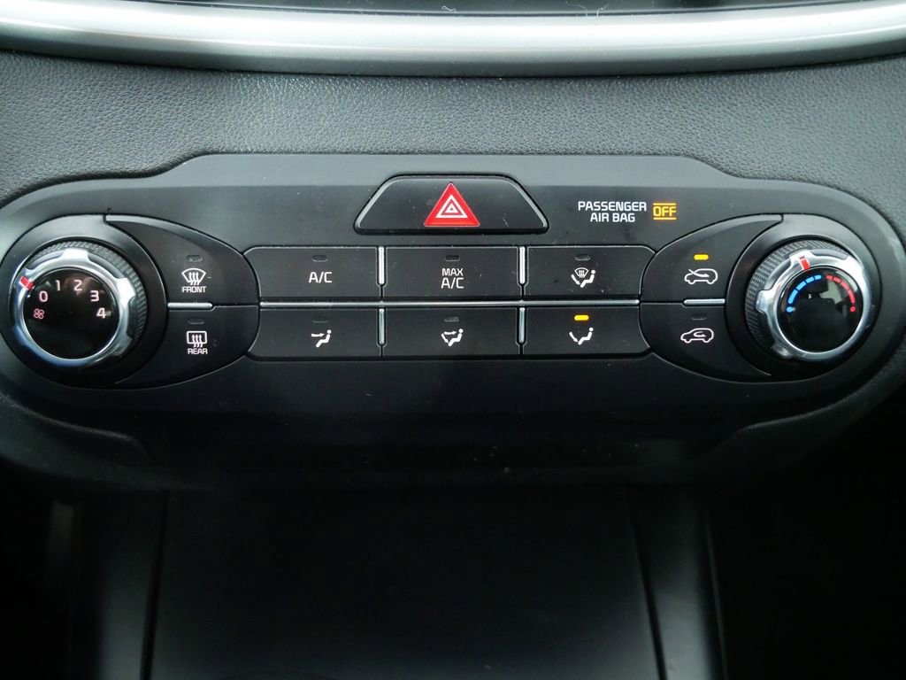 Used 2017 Kia Sorento LX image 29