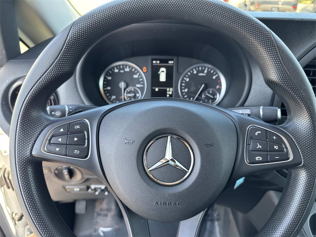 Used 2023 Mercedes-Benz Metris image 22