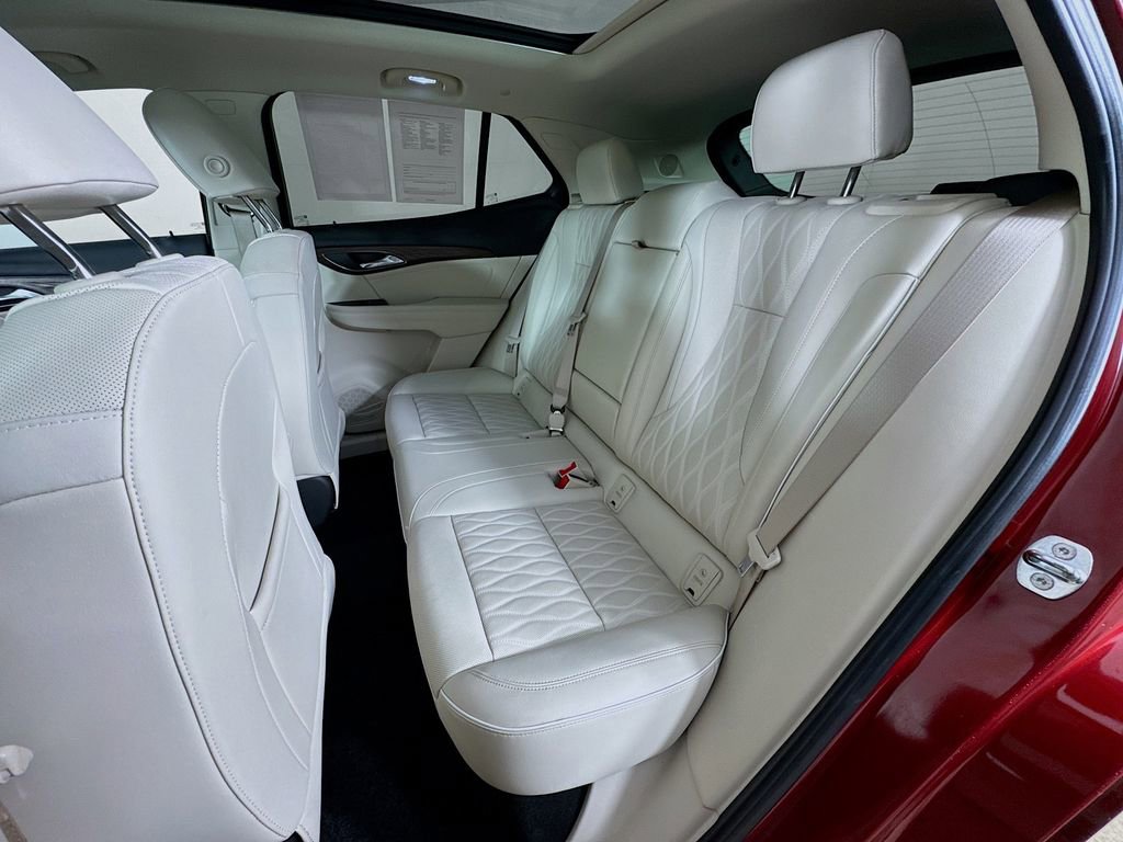 Used 2023 Buick Envision Avenir image 24