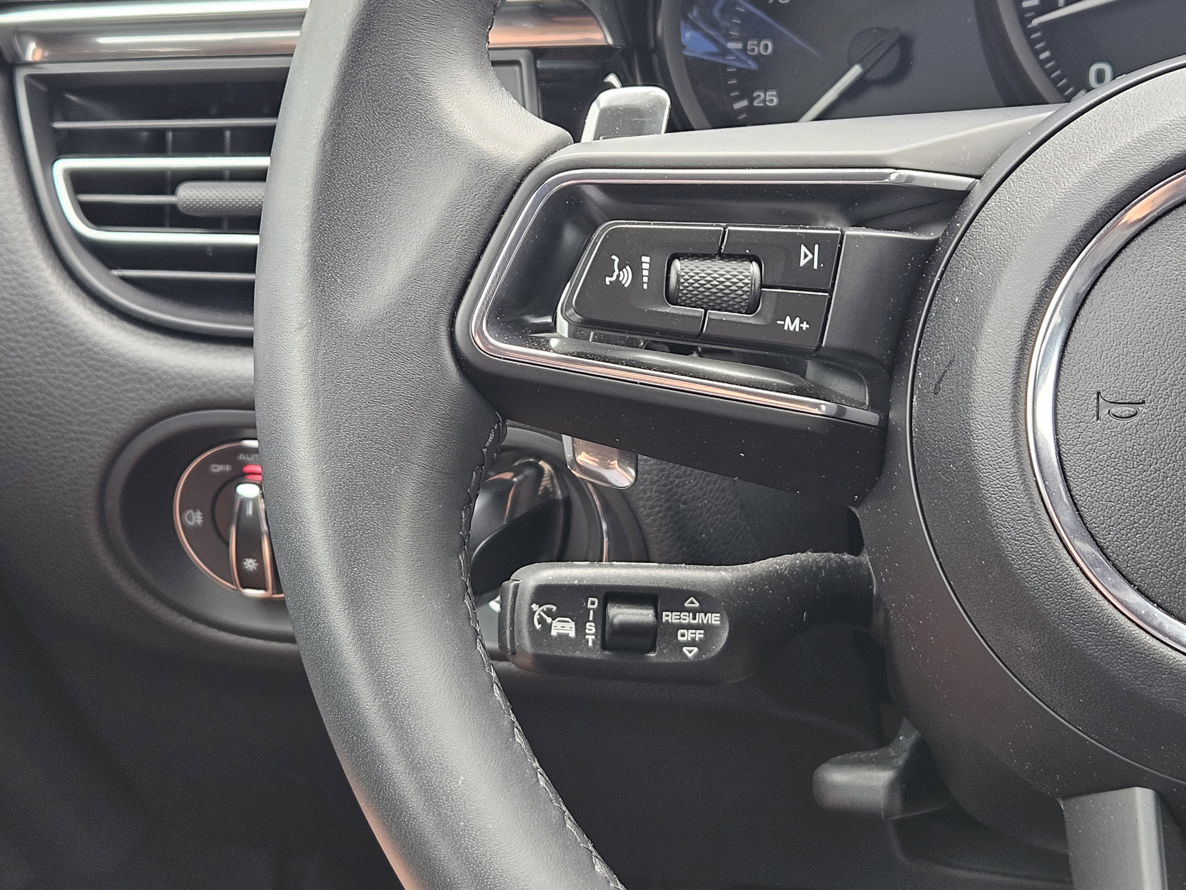 Used 2026 Porsche Macan image 26