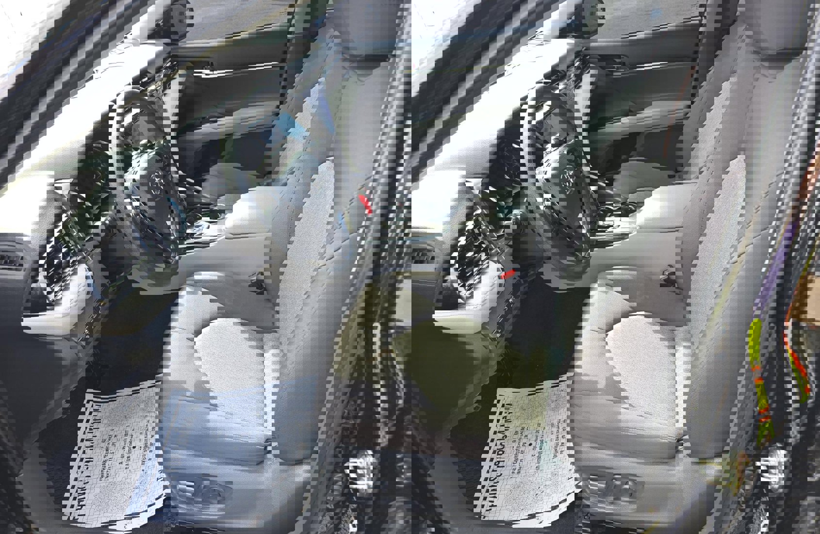 Used 2020 Toyota Camry LE image 3