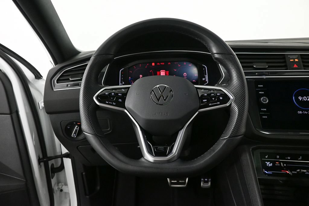 Used 2024 Volkswagen Tiguan SEL R-Line AWD/4WD image 2