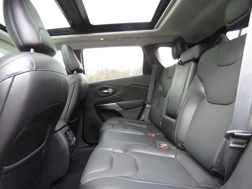 Used 2019 Jeep Cherokee Limited image 20