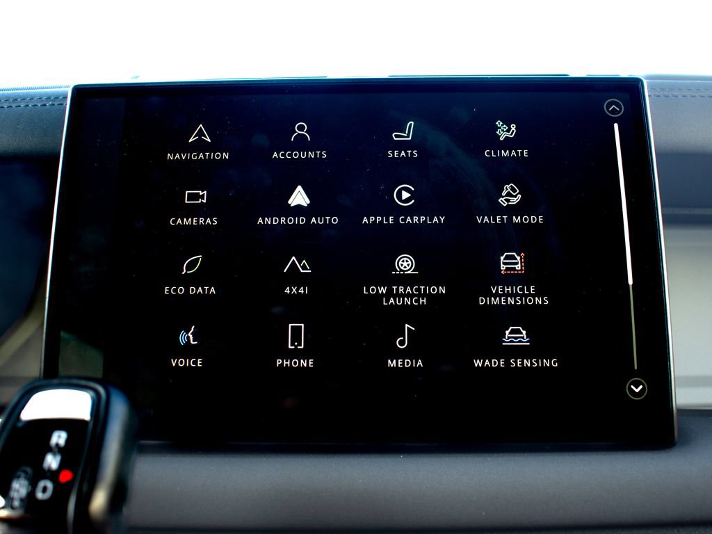 Certified 2024 Land Rover Defender 130 X-Dynamic SE image 25