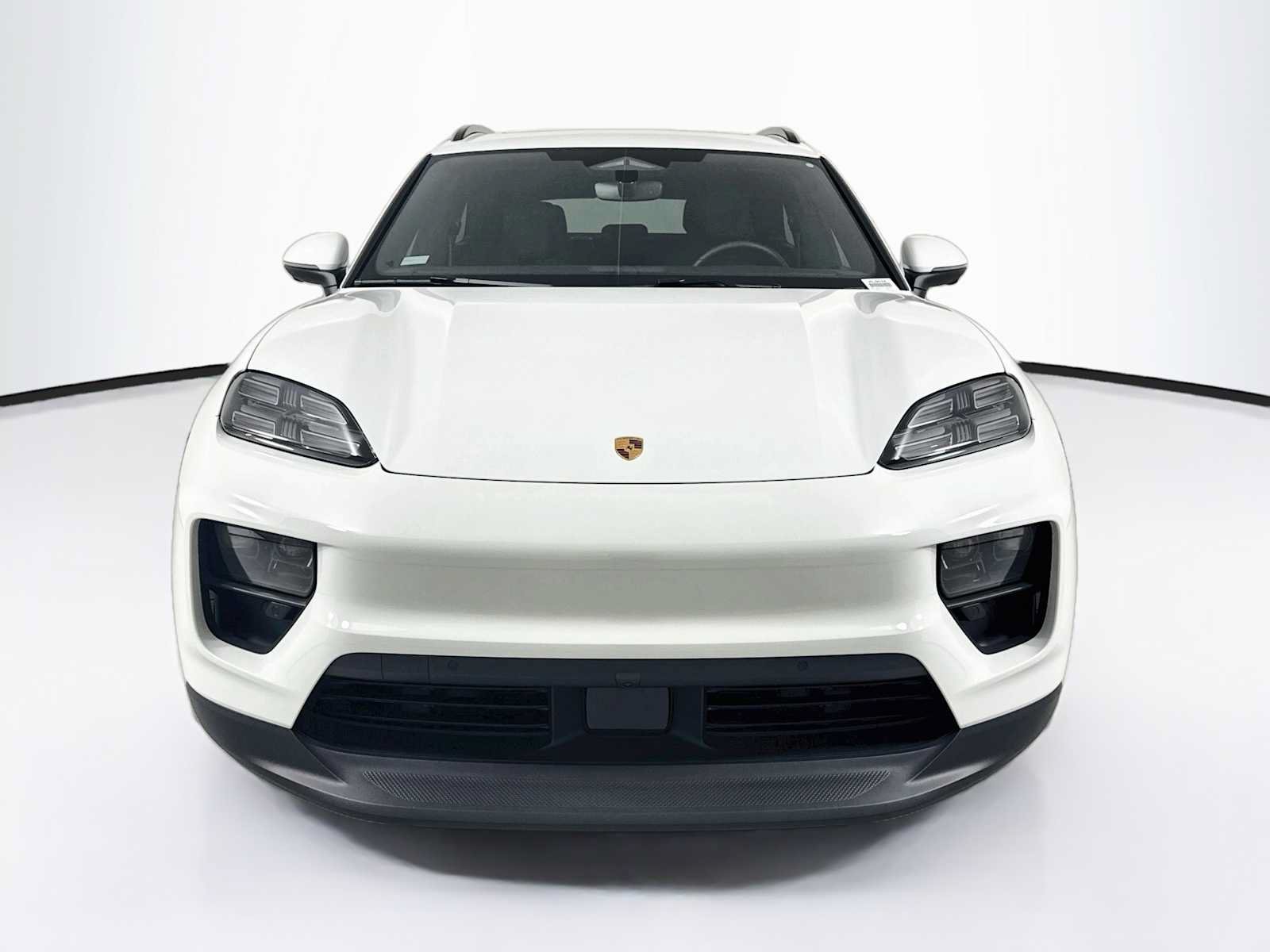 Used 2026 Porsche Macan Electric RWD image 6