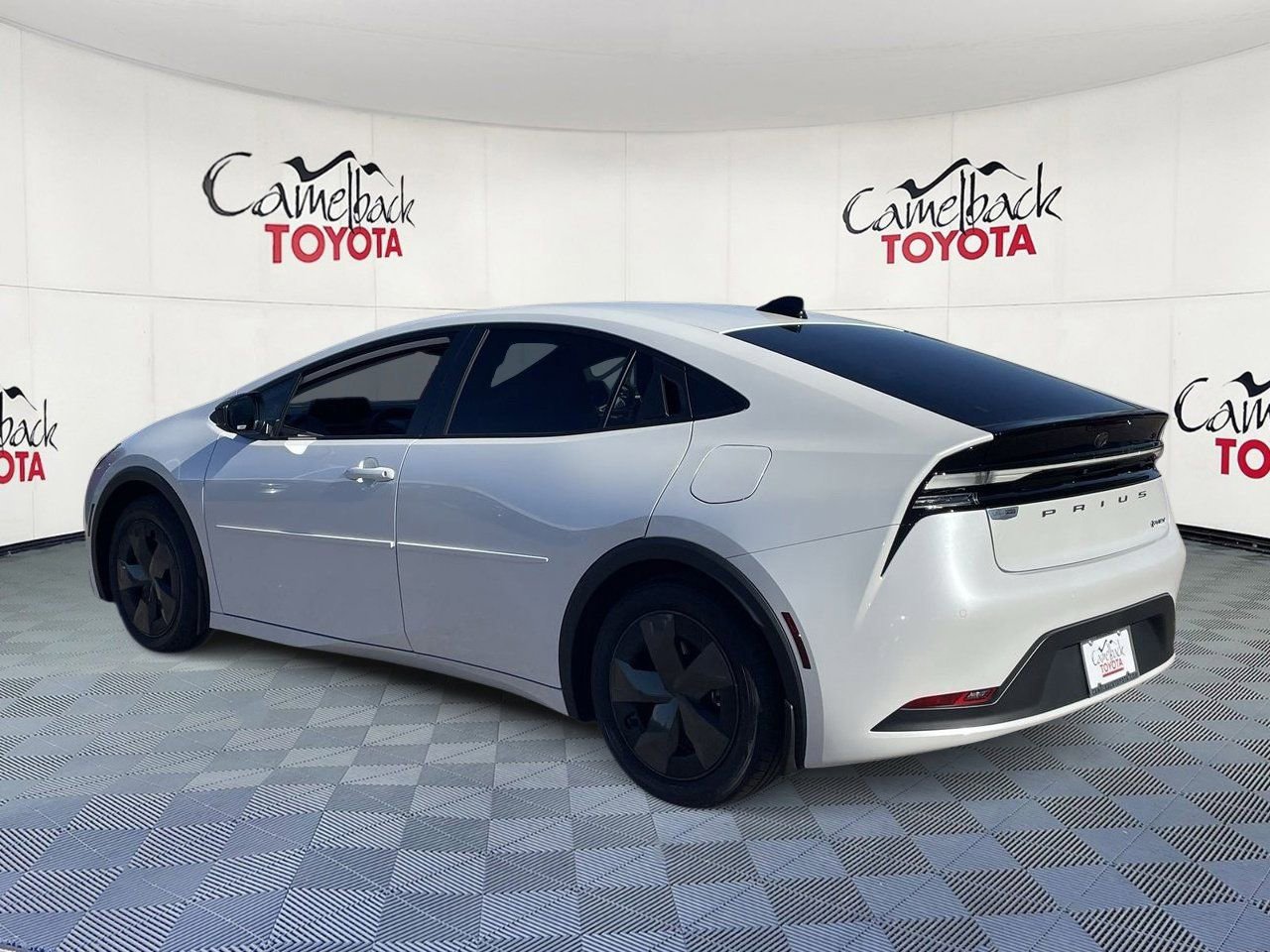 New 2026 Toyota Prius Plug-In Hybrid FWD image 5