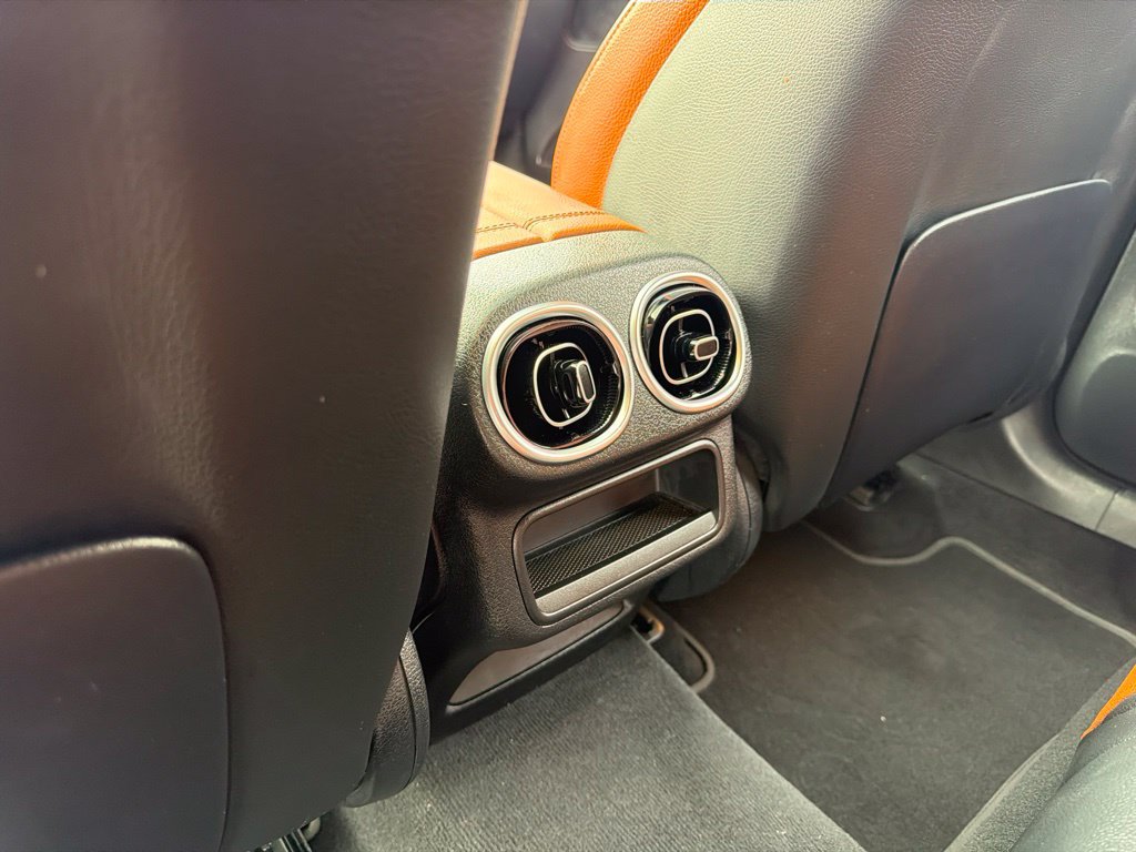 Used 2024 Mercedes-Benz GLC 300 4MATIC image 28