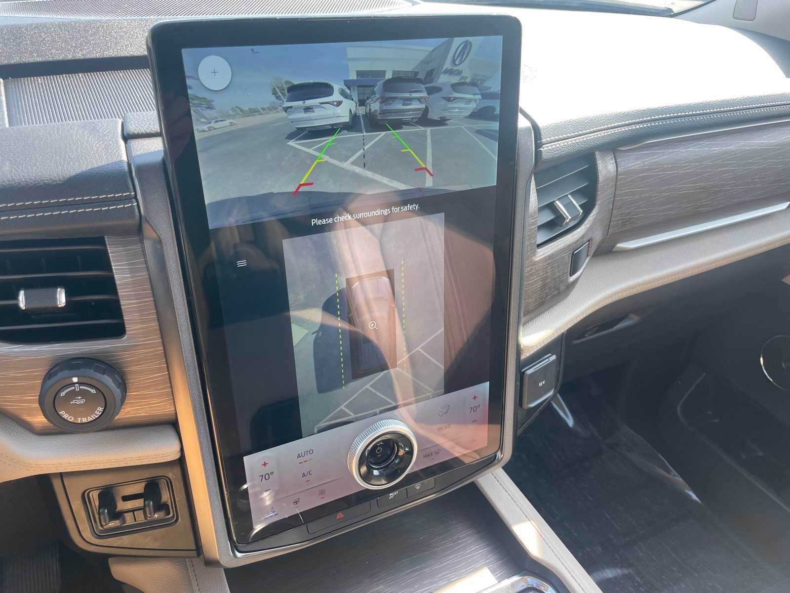 Used 2023 Ford Expedition Max Limited image 18