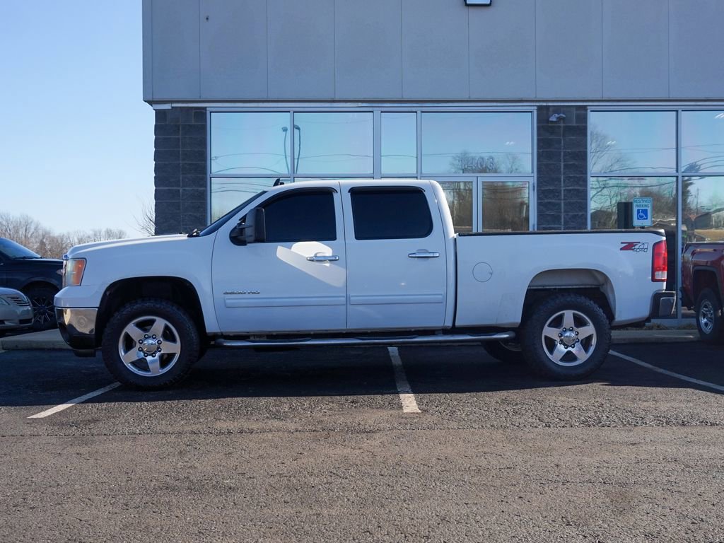 Used 2011 GMC Sierra 3500 SLE w/ SLE Preferred Package image 5