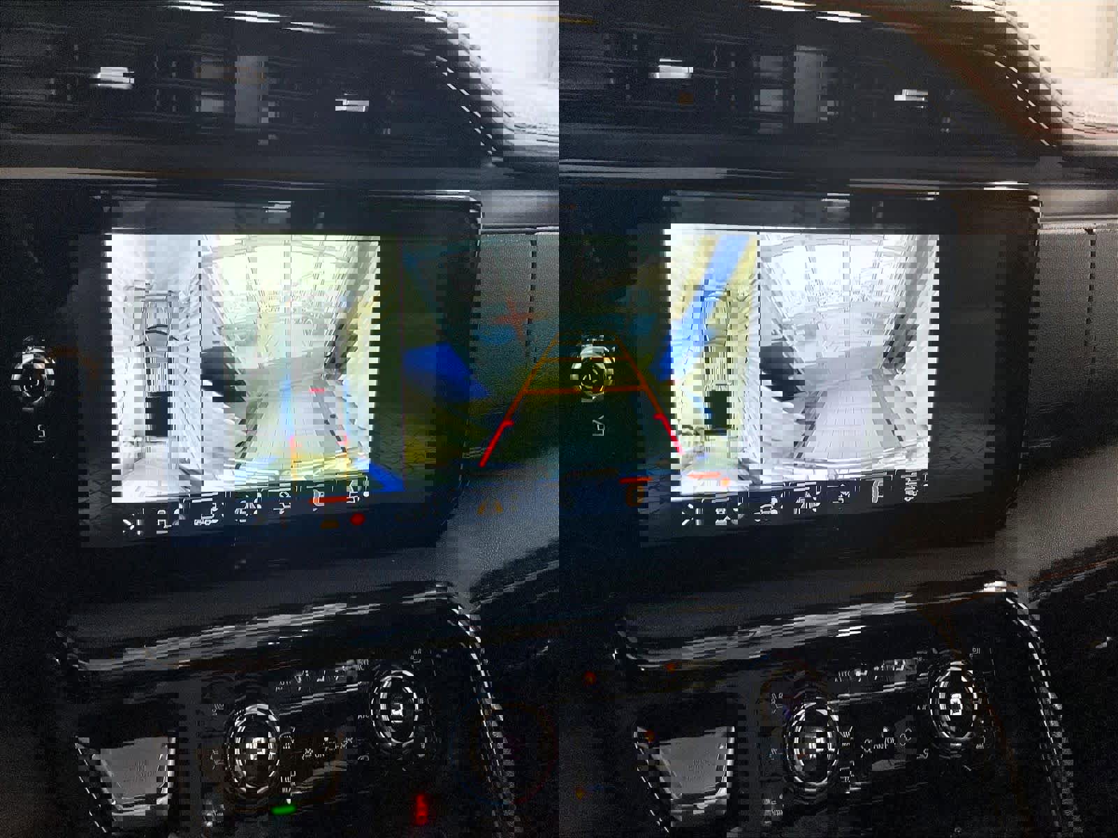 Used 2024 GMC Sierra 1500 AT4 w/ Technology Package image 28