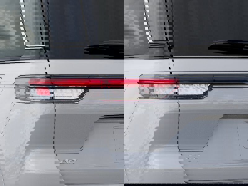 New 2025 Jeep Grand Cherokee Summit image 30