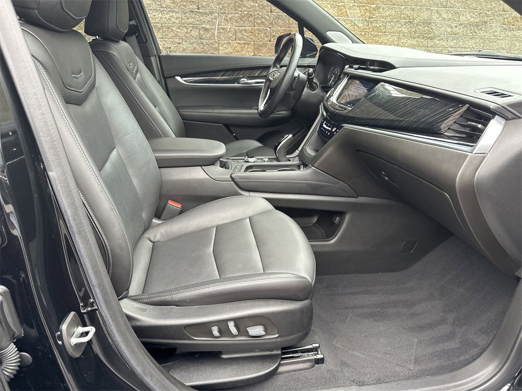 Certified 2022 Cadillac XT6 Premium Luxury w/ Technology Package image 13